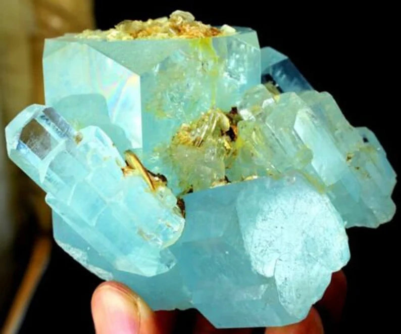 609 g High-Grade Terminated Gemmy Natural Sky Blue Aquamarine Crystal Cluster