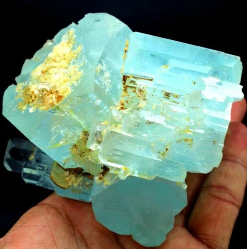 609 g High-Grade Terminated Gemmy Natural Sky Blue Aquamarine Crystal Cluster