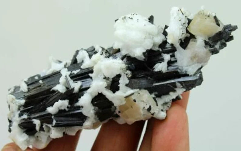 95 g Terminated Apatite with Albite on Schorl Tourmaline Crystal Cluster – Skardu (128 × 51 × 17 mm)