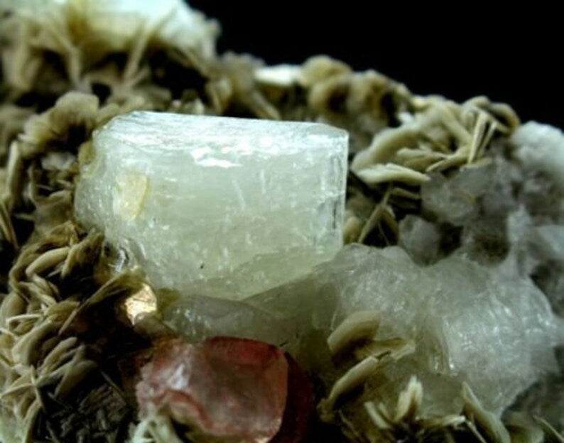 1078 Gm Undamaged Terminated Natural Gemmy Fluorite with Milky Topaz & Muscovite – Skardu Origin