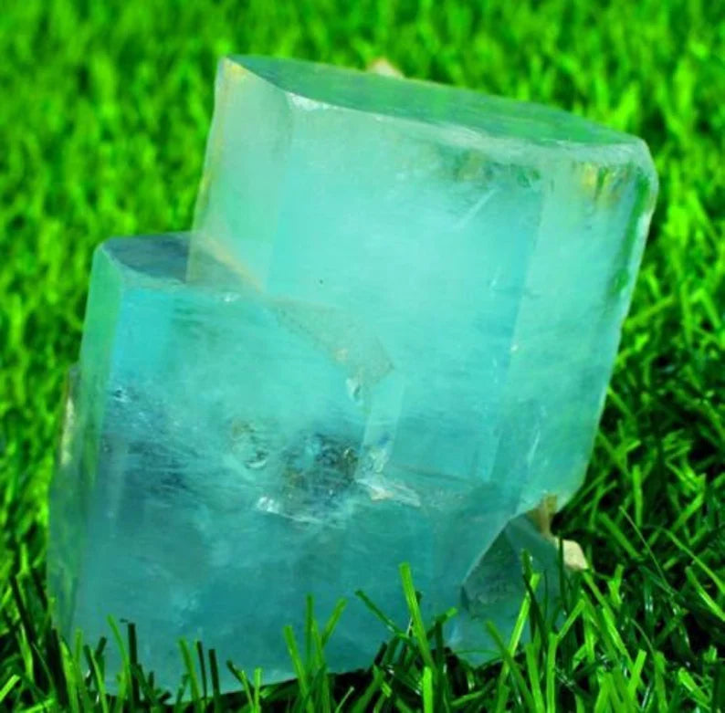 516 gm Terminated Natural Sky Blue Aquamarine Crystal Cluster with Smoky Quartz
