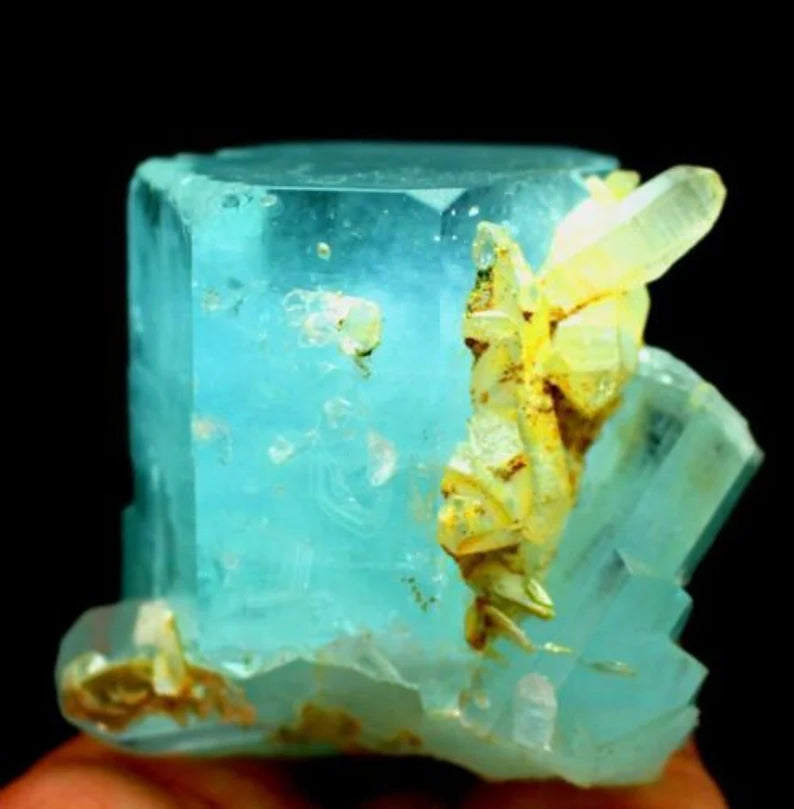 516 gm Terminated Natural Sky Blue Aquamarine Crystal Cluster with Smoky Quartz