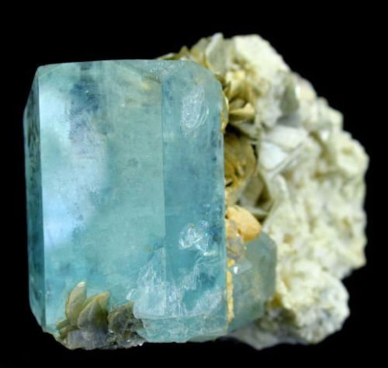 413 g DT Gem Grade Natural Light Blue Aquamarine Crystal on Matrix – Nagar (61 × 95 × 54 mm)