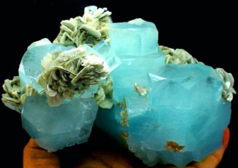 1028 Gm Undamaged & DT Natural Sky Blue Stepped Gemmy Aquamarine Crystal Cluster – Nagar Origin
