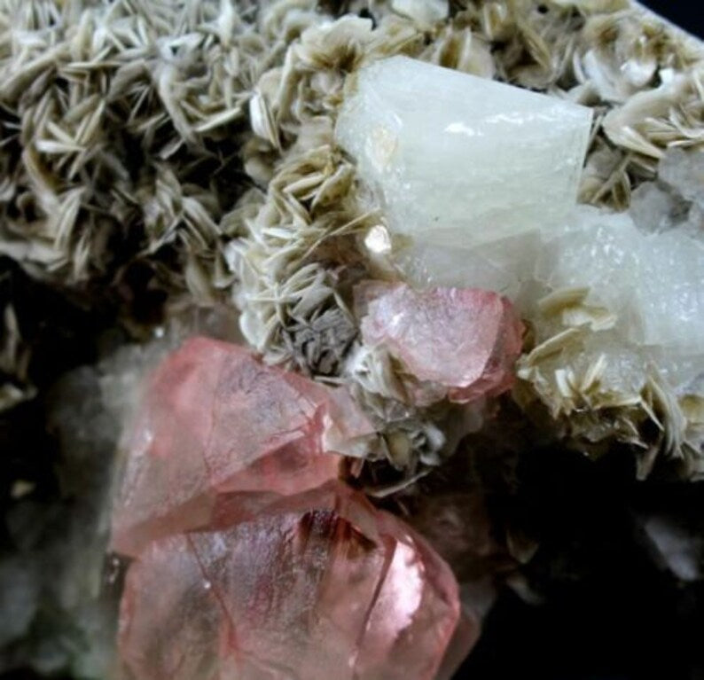 1078 Gm Undamaged Terminated Natural Gemmy Fluorite with Milky Topaz & Muscovite – Skardu Origin